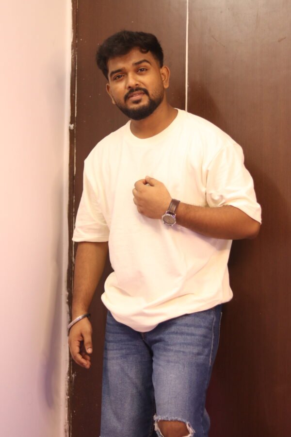 Unisex oversized Tshirt - Image 4