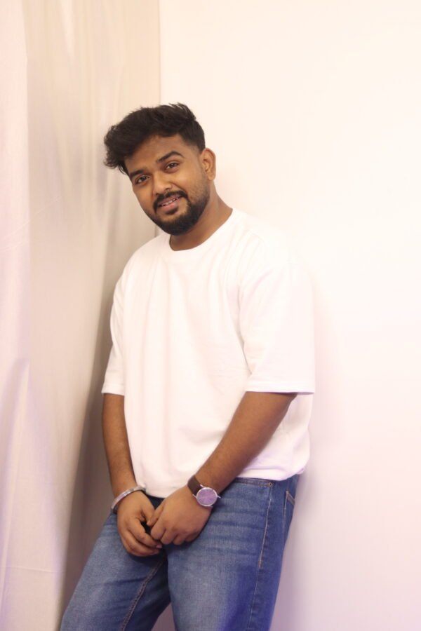 Unisex Oversized Tshirt - Image 3